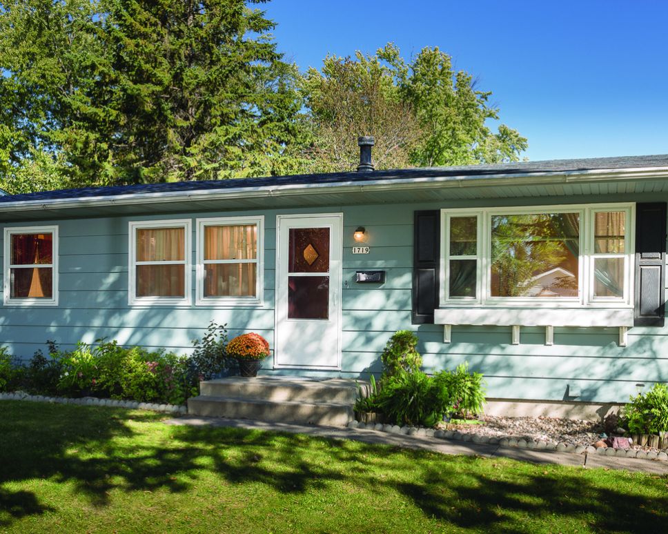 What to Expect During a Storm Door Replacement in Terre Haute